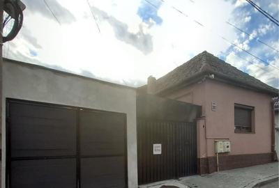 Casă cu 3 camere în Central - 2