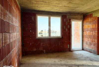 Casă cu 5 camere cu Teren 852 Mp în Tăut