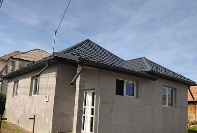 Casă cu 3 camere cu Teren 400 Mp în Central - 2