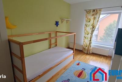 Casă cu 4 camere în Central