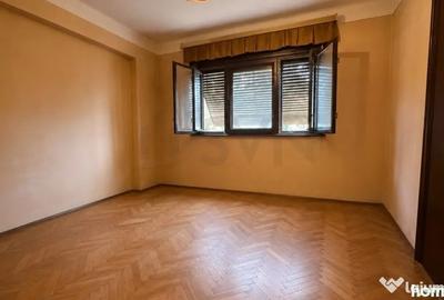 Apartament cu 4 camere semidecomandat în Alba Iulia