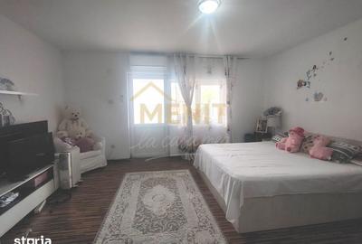 Casă cu 5 camere cu Teren 287 Mp în Central - 1