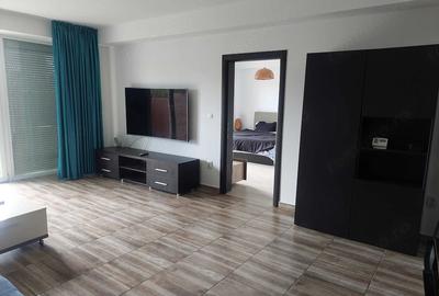 Apartament cu 3 camere semidecomandat în Doamna Ghica