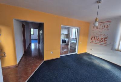 Apartament cu 3 camere decomandat în Central - 3