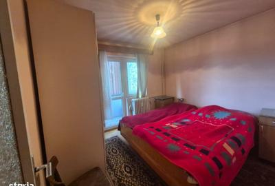 Apartament cu 3 camere decomandat în Podgoria