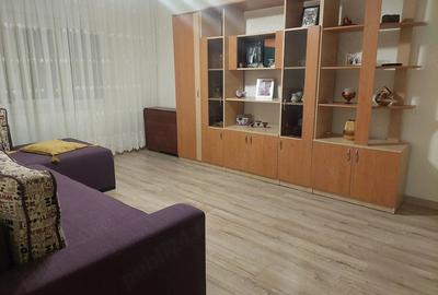 Apartament cu 2 camere decomandat în Micro 14