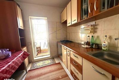 Apartament cu 3 camere decomandat în Nicolina