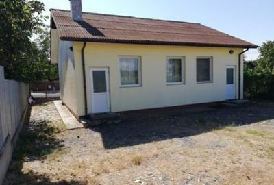 Casă cu 2 camere cu Teren 1700 Mp în Jurilovca - 4