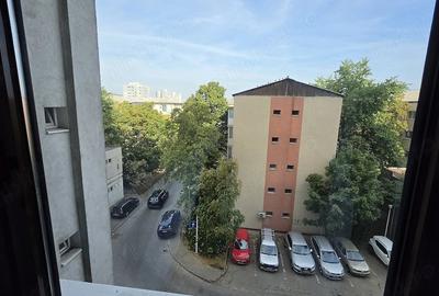 Garsonieră decomandată, mobilată în Central