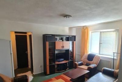 Apartament cu 3 camere decomandat în Berceni - 1