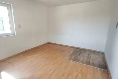 Casă cu 3 camere cu Teren 900 Mp în Dărmănești