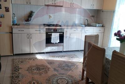 Casă cu 6 camere cu Teren 3275 Mp în Central - 20