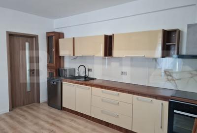 Apartament cu 2 camere semidecomandat, mobilat în Iris