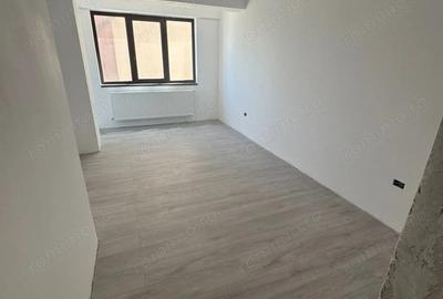 Apartament cu 3 camere decomandat în Energia - 2