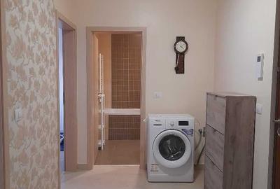 Apartament cu 2 camere decomandat în Tractorul