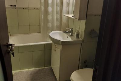 Apartament cu 2 camere decomandat în Calea București