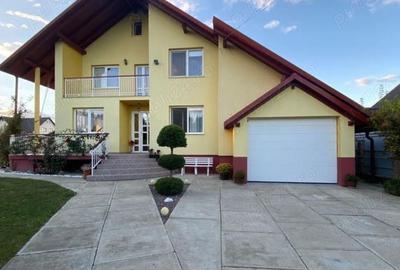 Casă cu 5 camere cu Teren 1000 Mp în Ipotești