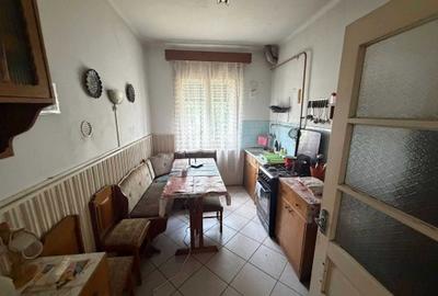 Casă cu 4 camere în Central - 1