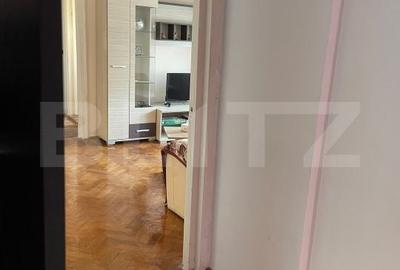 Apartament cu 3 camere semidecomandat în Tipografilor
