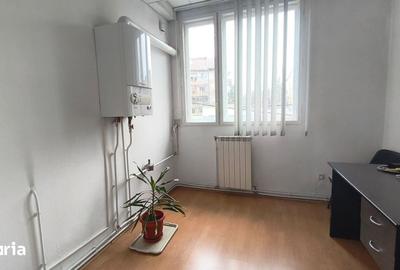 Spațiu comercial, de 30 mp, în Central - 8