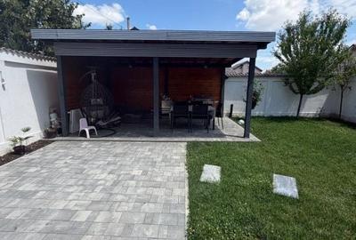 Casă cu 4 camere decomandat în Bărnești