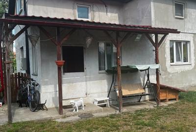 Casă cu 4 camere în Livada