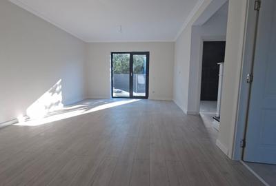 Duplex cu 4 camere cu Canalizare în Miroslava