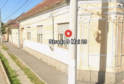 Casă cu 4 camere în Central