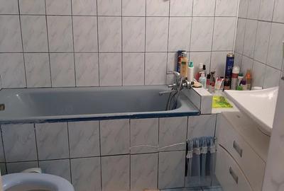 Casă cu 3 camere cu Teren 2350 Mp în Central