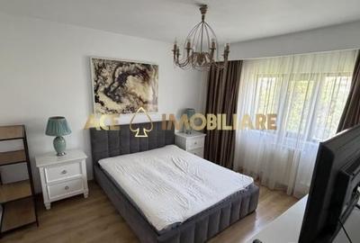 Apartament cu 3 camere decomandat, mobilat în Vitan