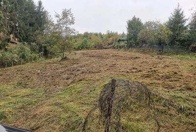 Teren de 2200 mp, în Central