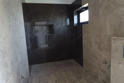 Casă cu 4 camere cu Teren 378 Mp în Malu Mare - 9