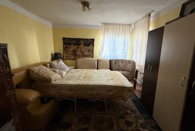 Casă cu 3 camere în Prelungirea Ghencea