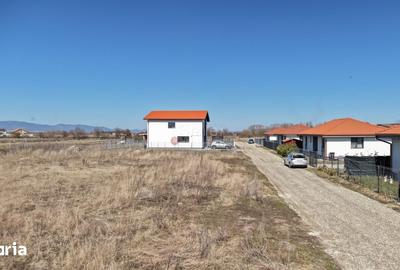 Teren de 2000 mp, în Stupini - 13