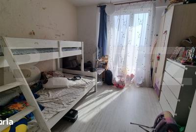 Apartament cu 3 camere decomandat în Buziașului
