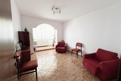 Apartament cu 3 camere decomandat, mobilat în Astra