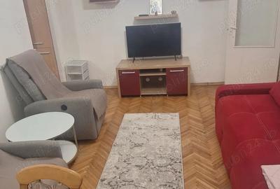 Apartament cu 3 camere semidecomandat în Central - 2