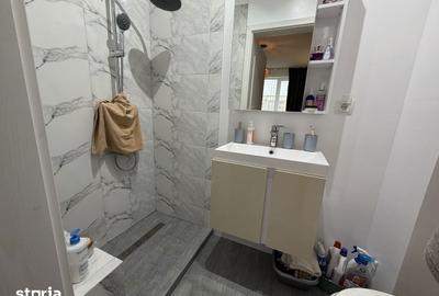 Apartament cu 3 camere în 9 Mai - 2