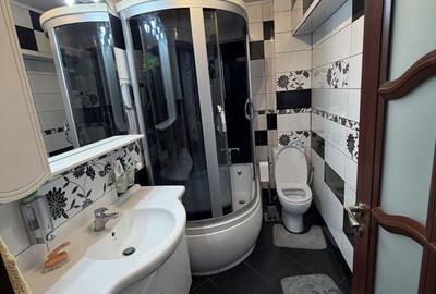 Apartament cu 3 camere în Central - 3