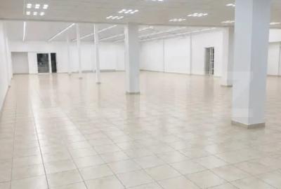 Spațiu comercial, de 800 mp, în Centura