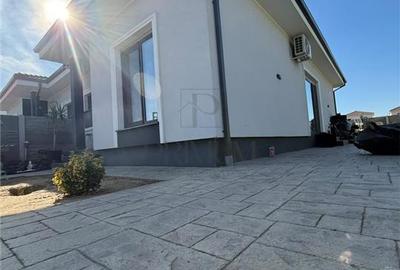 Duplex cu 3 camere cu Canalizare în Moșnița Nouă