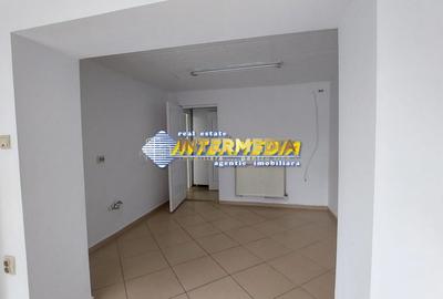 Spațiu comercial, de 69 mp, în Cetate