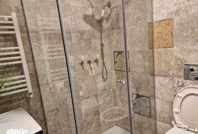 Apartament cu 4 camere în Central - 1