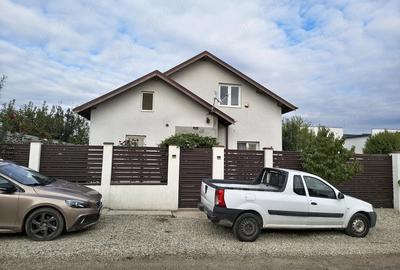 Casă cu Teren 228 Mp în Berceni