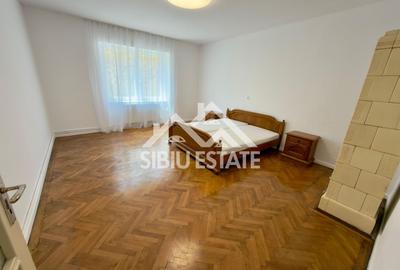 Duplex cu 12 camere cu Canalizare în Central - 8