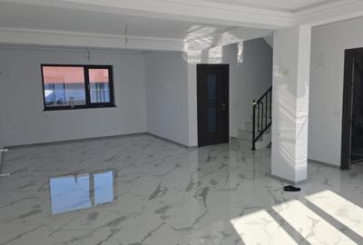 Casă individuală cu 4 camere cu Canalizare în Ovidiu - 2