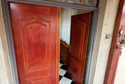 Casă cu 8 camere cu Canalizare în Colentina - 12