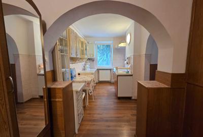 Apartament cu 2 camere decomandat în Tudor