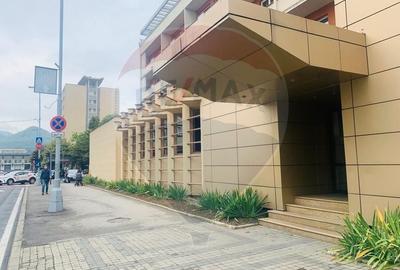 Spațiu comercial, de 94.069999694824 mp, în Ultracentral - 2