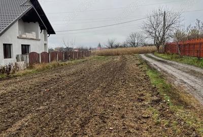 Teren de 23400 mp, în Central - 3